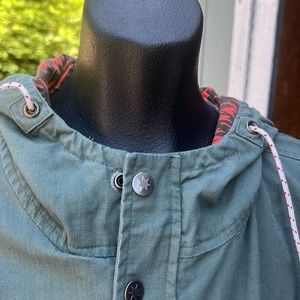 DC Shoe Co retro military hooded rip stop jacket with color pop woman’s sz S